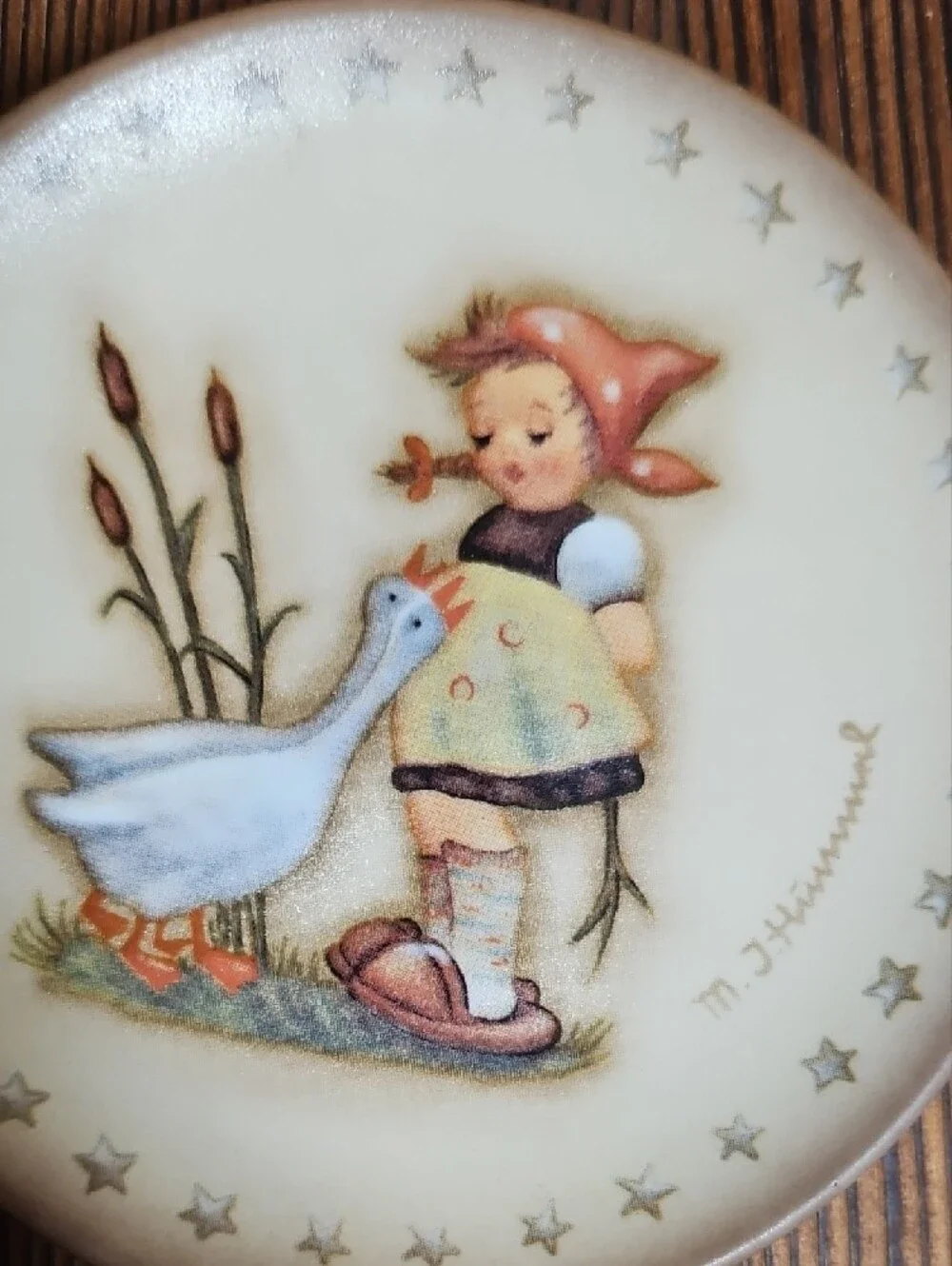 Hummel Cream Wall Plaque with Pastel Girl and Goose